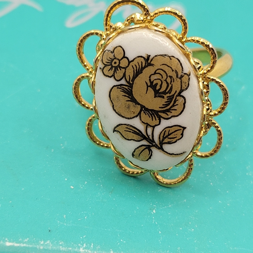 Rose Ring Size 6 - image 3
